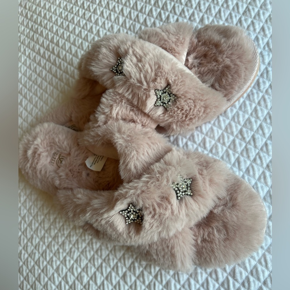Chinese Laundry Pink Fuzzy Star Slippers